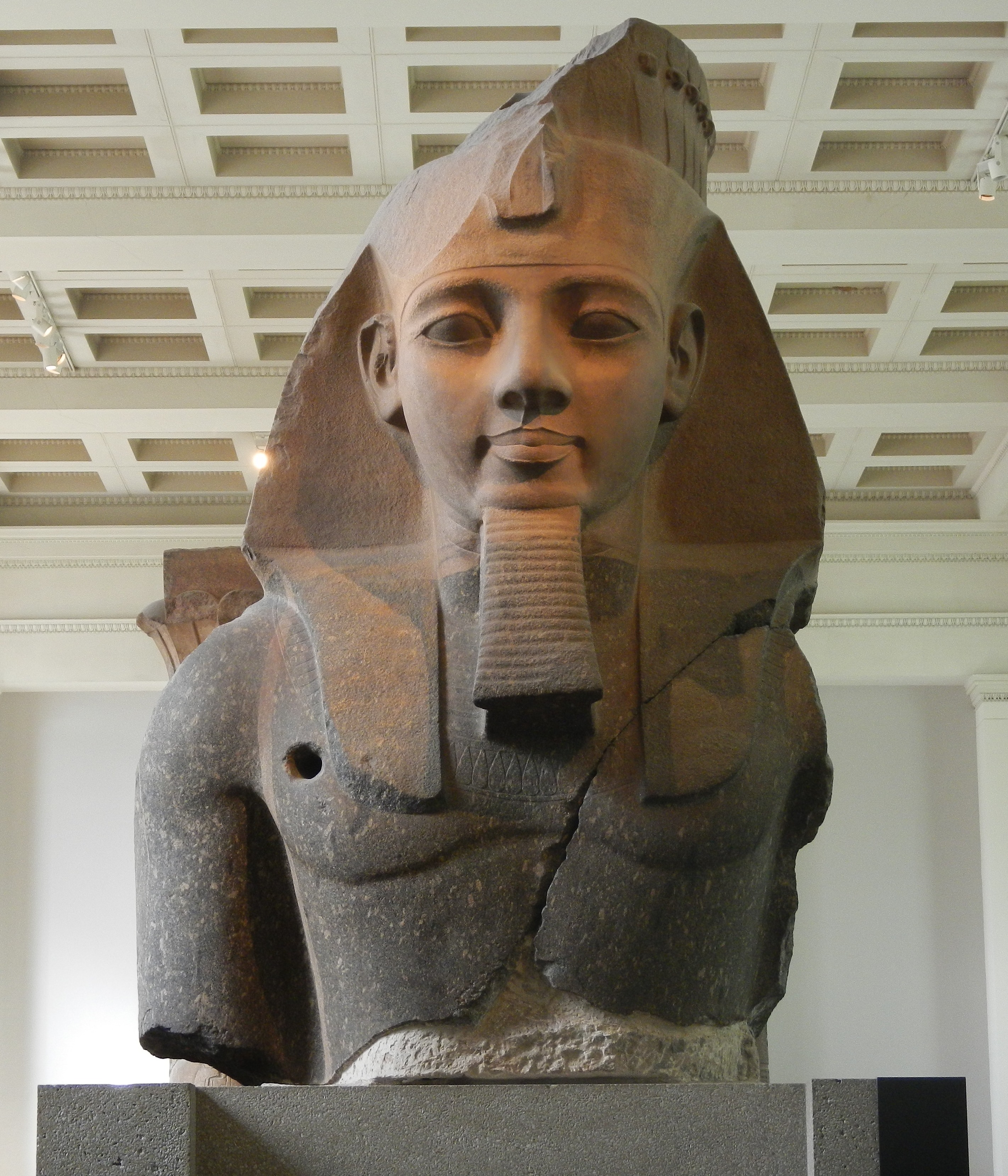 ramses_ii_statue-london-england-british-museum