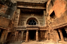 Architecture taillée dans la roche en Inde